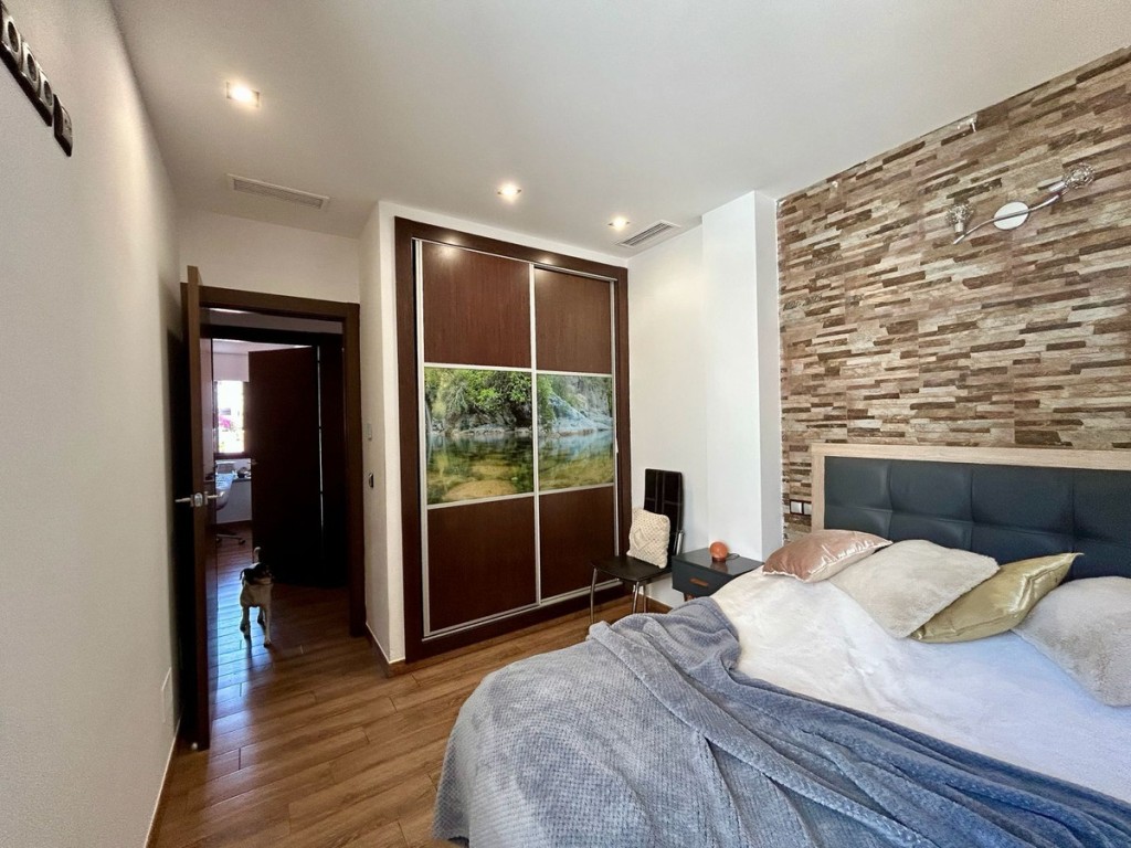 3 Bed, 2 Bath, ApartmentFor Sale, Istán, Malaga