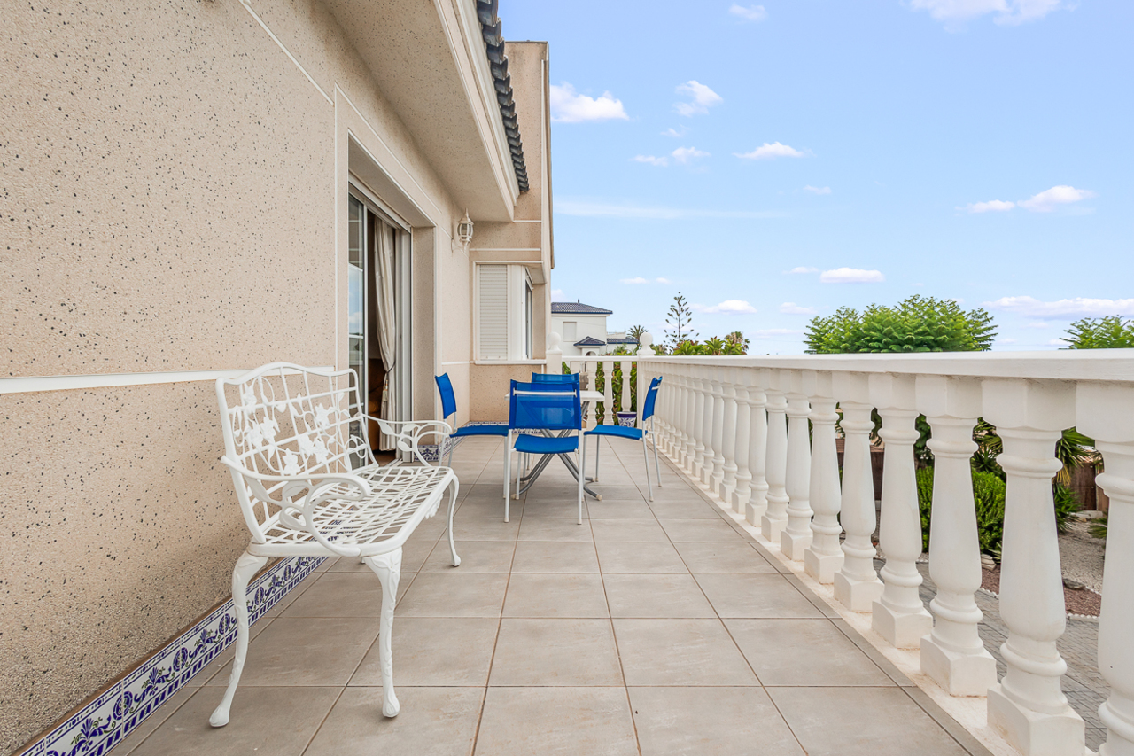 4 Bed, 3 Bath, HouseFor Sale, Algorfa, Alicante