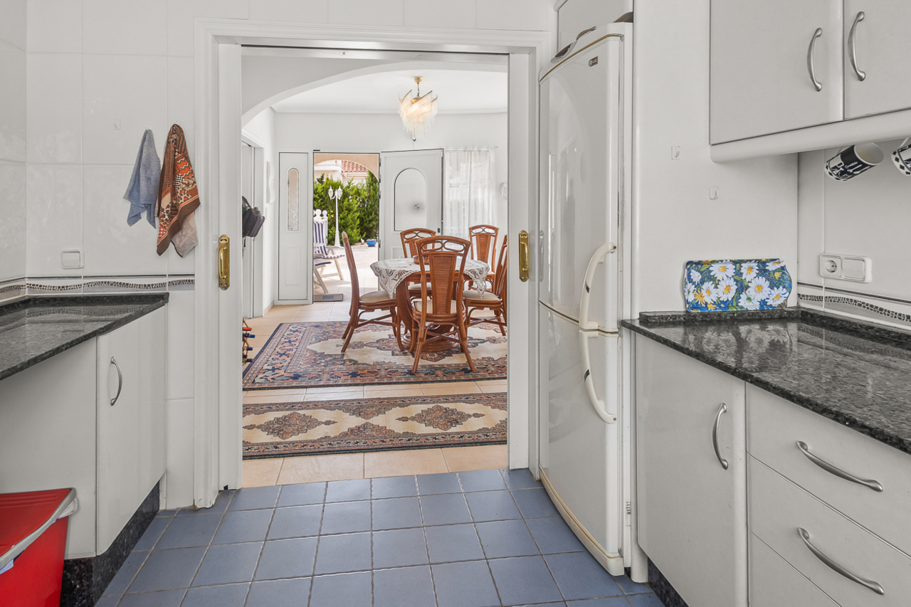 4 Bed, 3 Bath, HouseFor Sale, Algorfa, Alicante