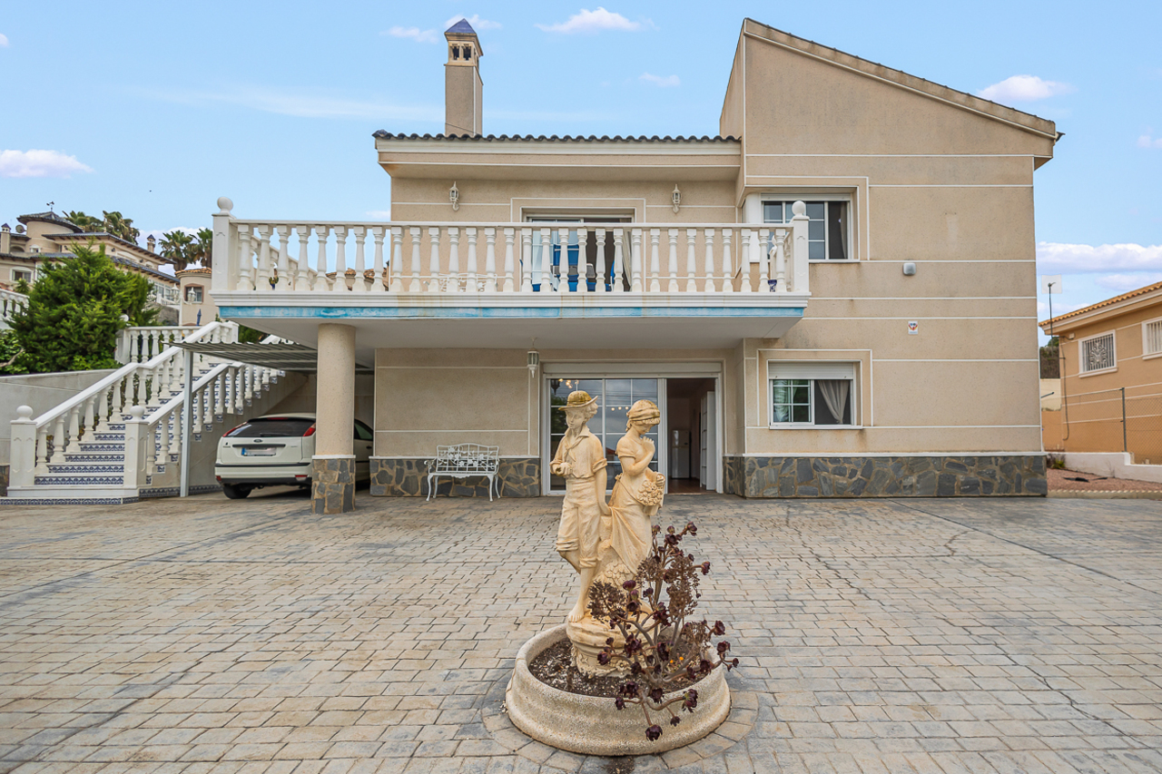 4 Bed, 3 Bath, HouseFor Sale, Algorfa, Alicante