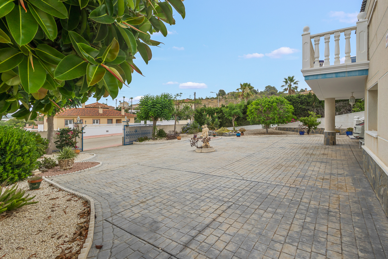 4 Bed, 3 Bath, HouseFor Sale, Algorfa, Alicante