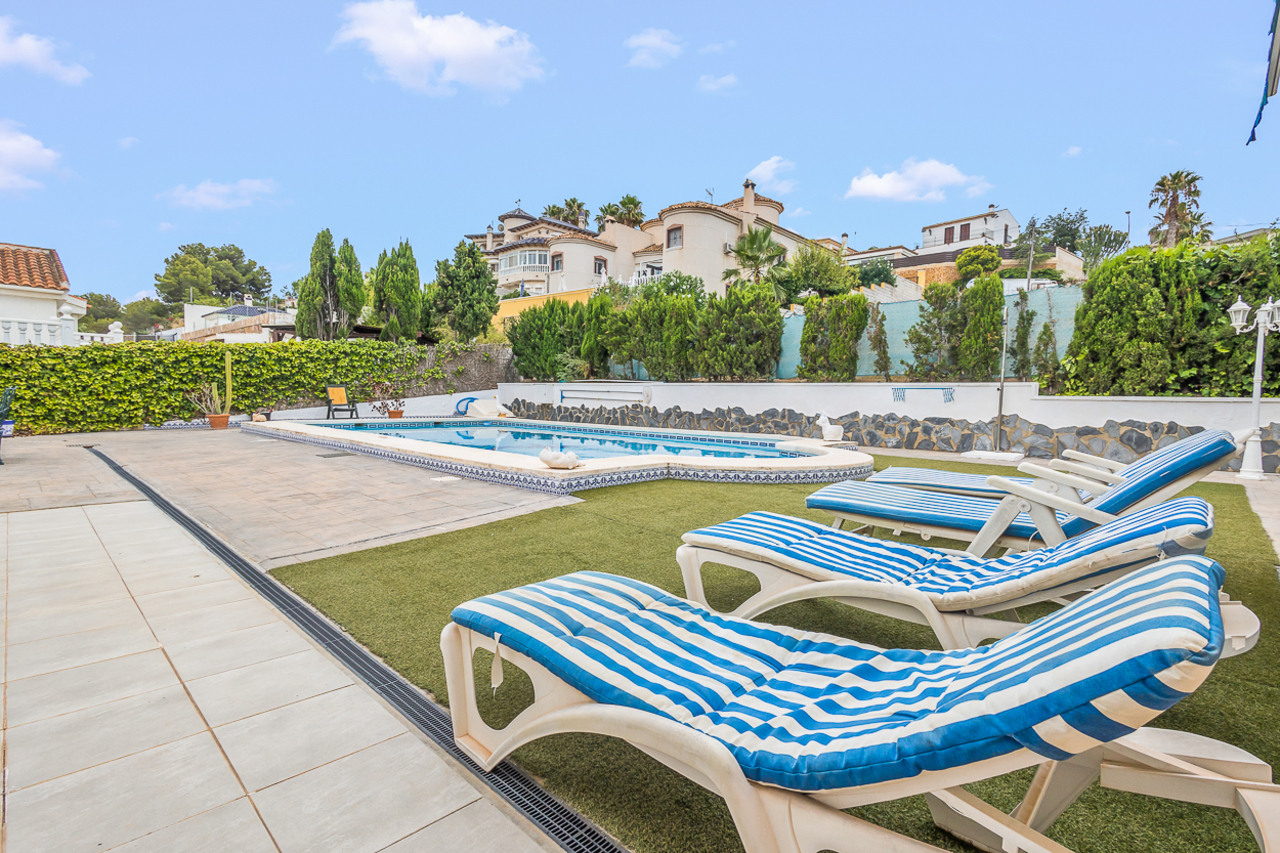 4 Bed, 3 Bath, HouseFor Sale, Algorfa, Alicante