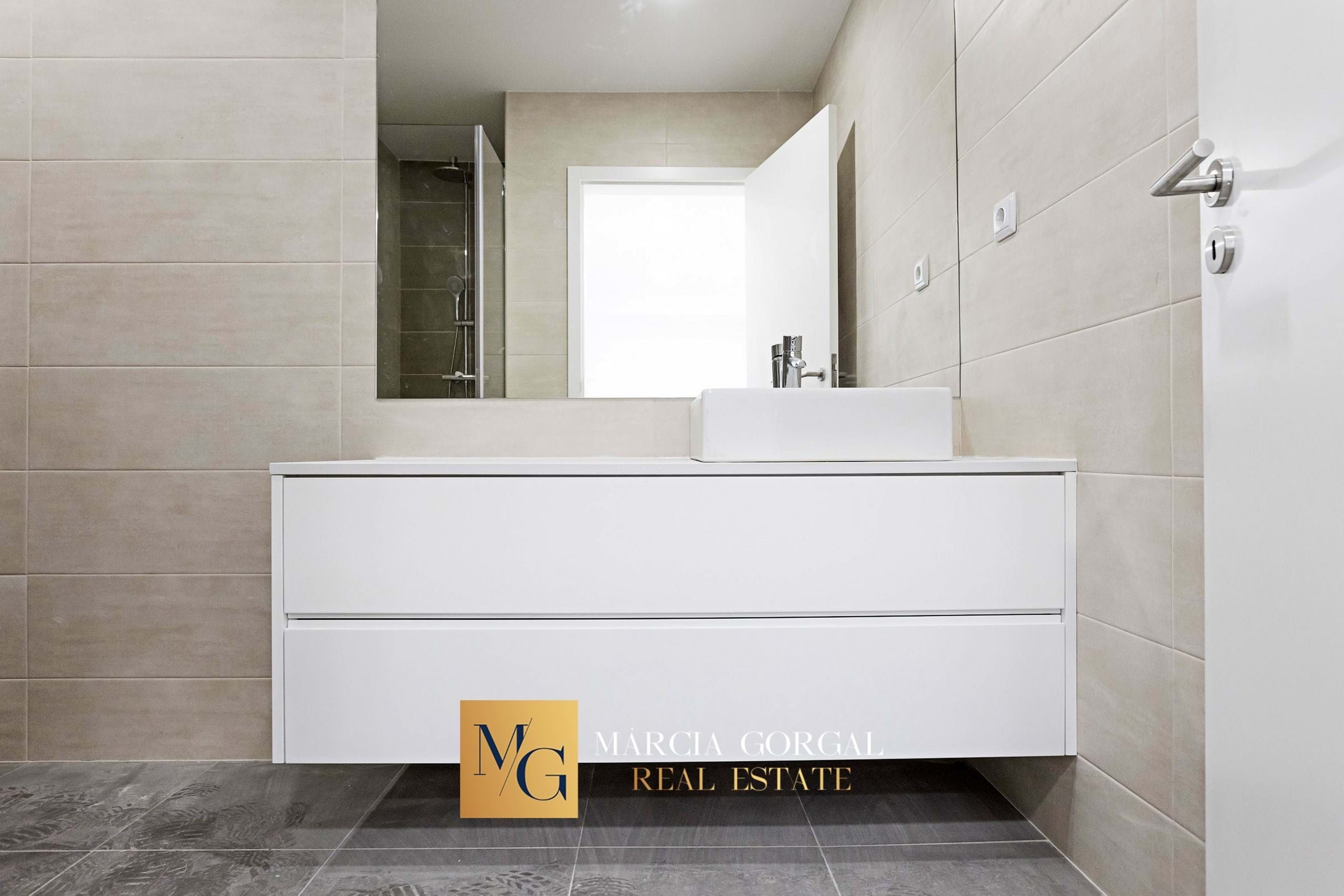 1 Bed, 1 Bath, ApartmentFor Sale, Vila Nova de Gaia, Porto, 4400-270