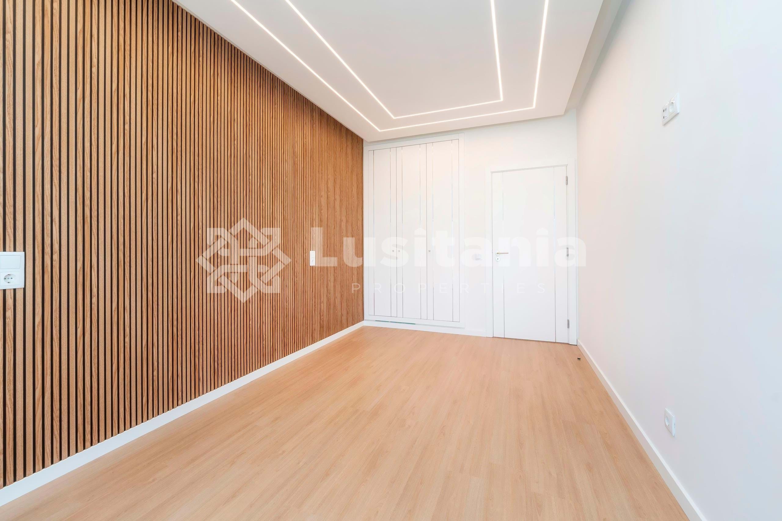 3 Bed, 2 Bath, ApartmentFor Sale, Quarteira, Loulé, Faro, 8125-507