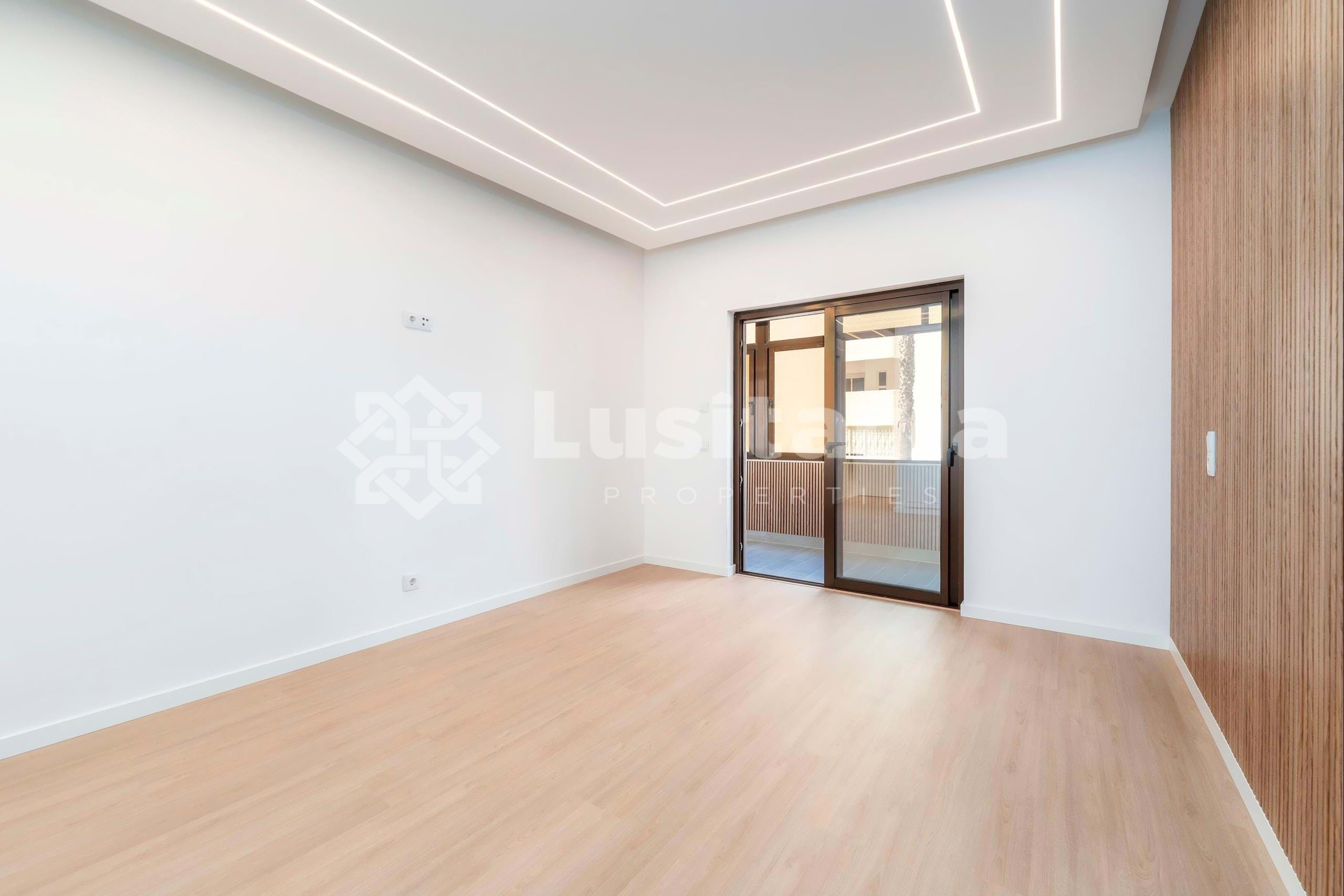 3 Bed, 2 Bath, ApartmentFor Sale, Quarteira, Loulé, Faro, 8125-507