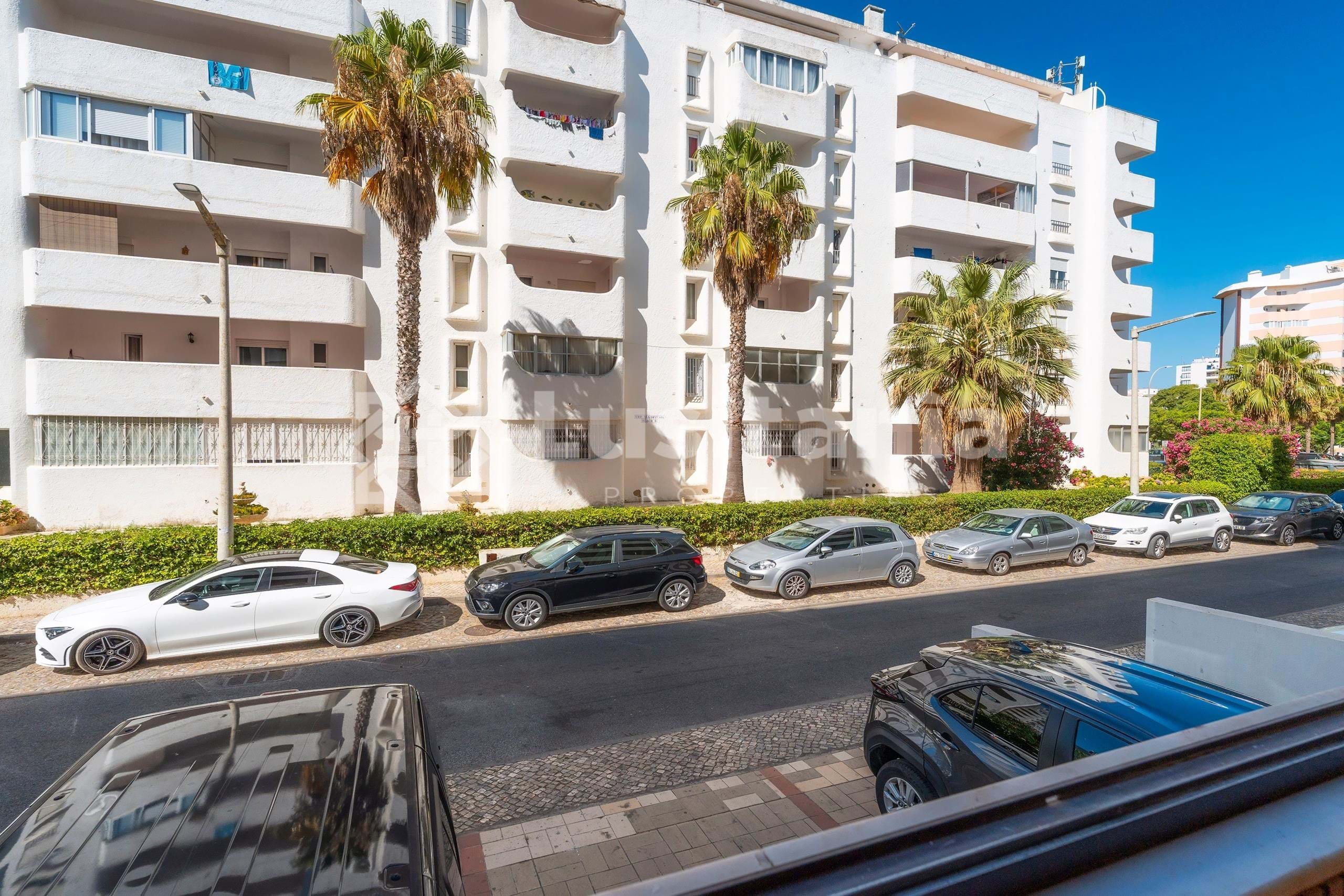 3 Bed, 2 Bath, ApartmentFor Sale, Quarteira, Loulé, Faro, 8125-507