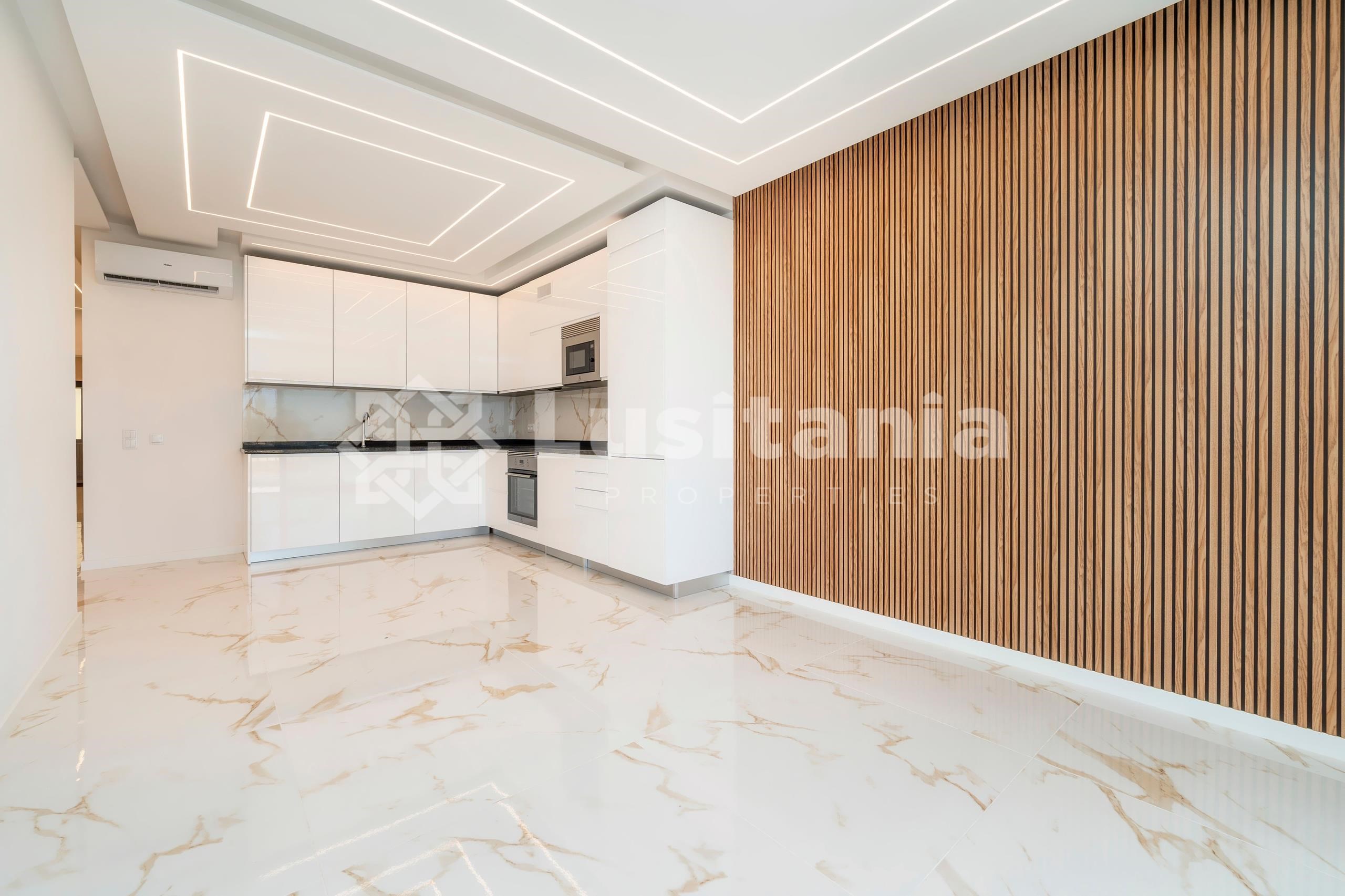 3 Bed, 2 Bath, ApartmentFor Sale, Quarteira, Loulé, Faro, 8125-507