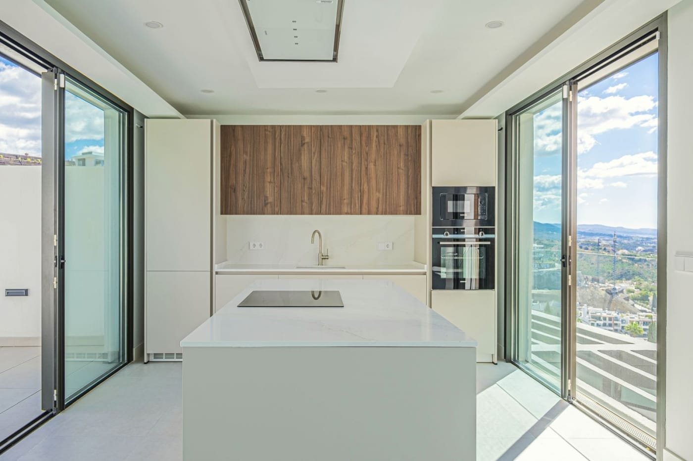 3 Bed, 4 Bath, HouseFor Sale, Marbella, Malaga 3 Bed, 4 Bath, HouseFor Sale, Marbella, Malaga