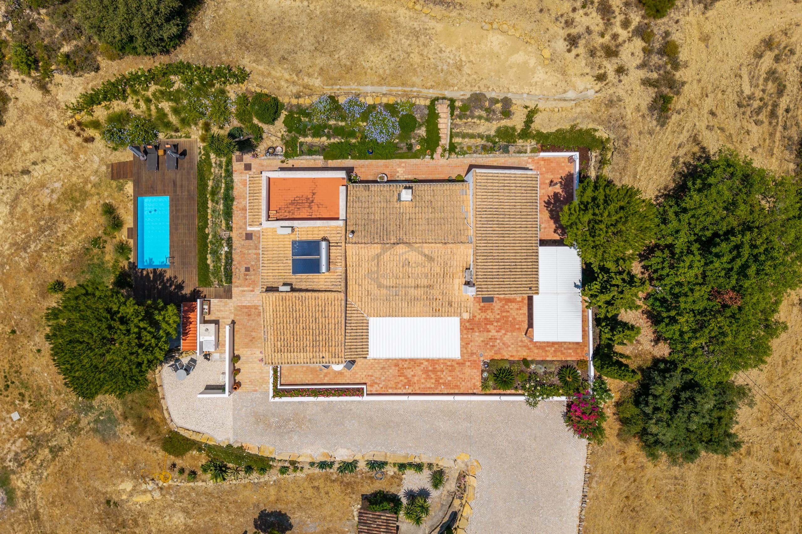 3 Bed, 2 Bath, HouseFor Sale, Loulé, Faro, 8100-226 3 Bed, 2 Bath, HouseFor Sale, Loulé, Faro, 8100-226