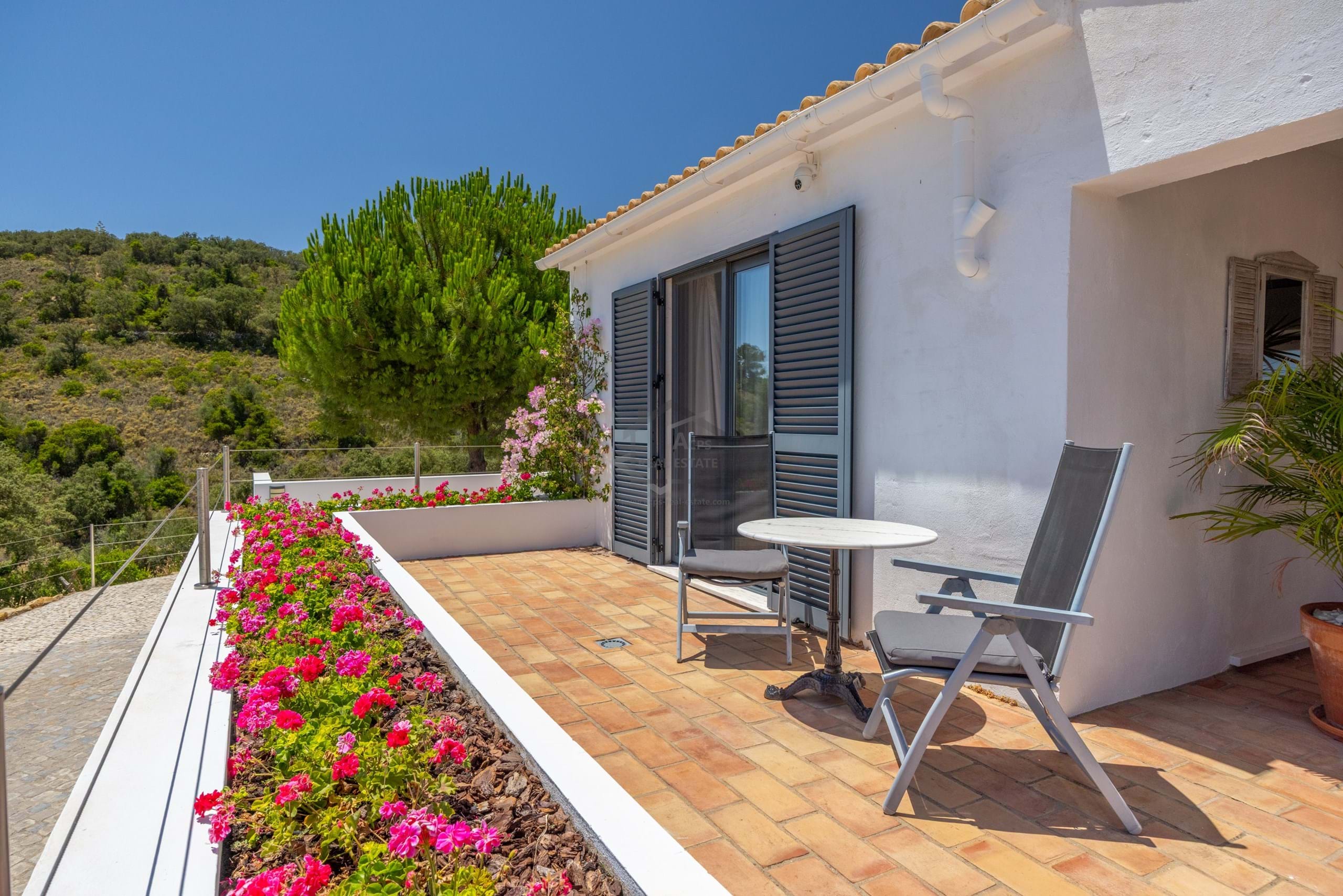 3 Bed, 2 Bath, HouseFor Sale, Loulé, Faro, 8100-226 3 Bed, 2 Bath, HouseFor Sale, Loulé, Faro, 8100-226