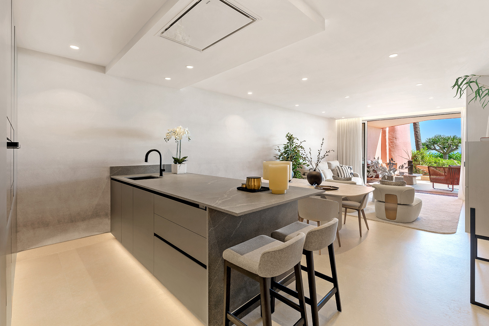 3 Bed, 2 Bath, ApartmentFor Sale, Estepona, Malaga