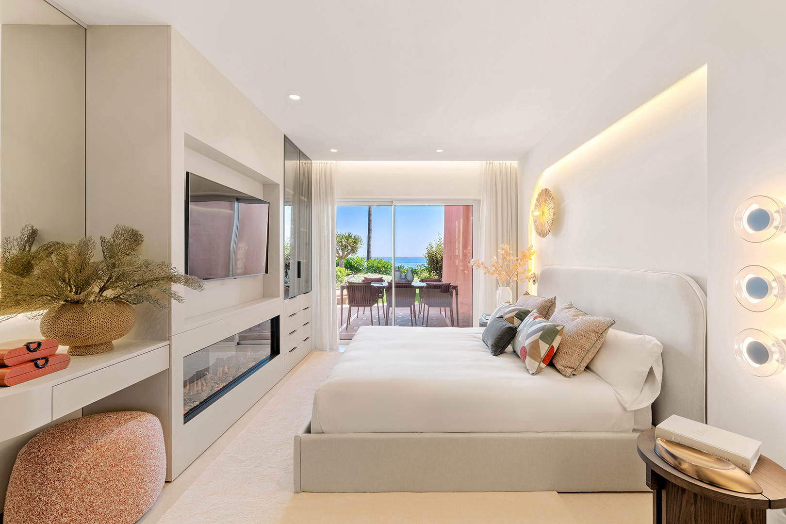 3 Bed, 2 Bath, ApartmentFor Sale, Estepona, Malaga