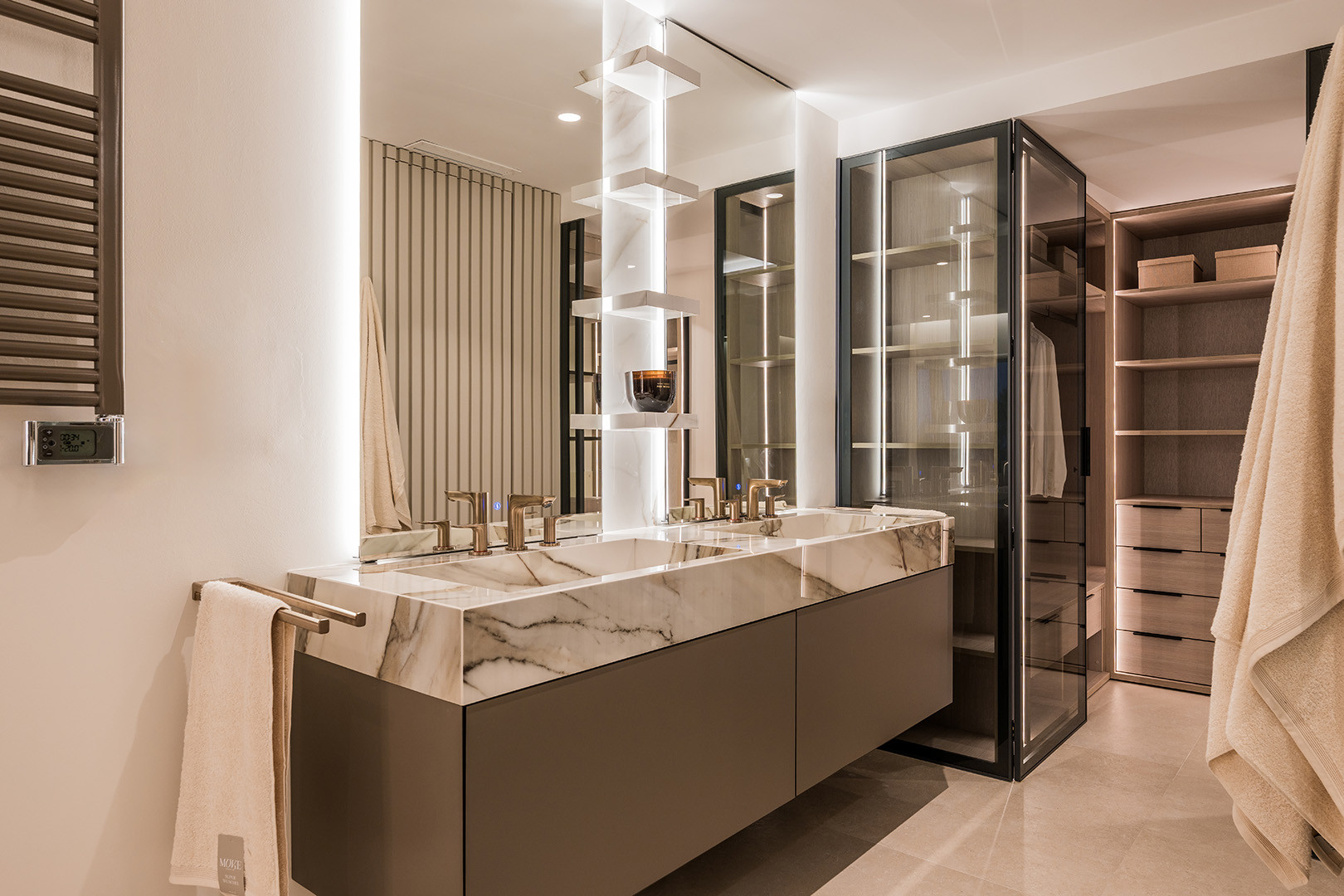 3 Bed, 2 Bath, ApartmentFor Sale, Estepona, Malaga