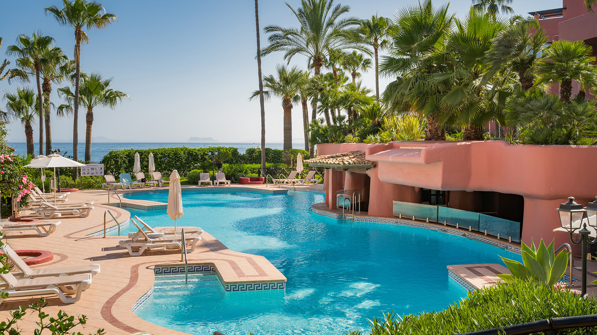 3 Bed, 2 Bath, ApartmentFor Sale, Estepona, Malaga