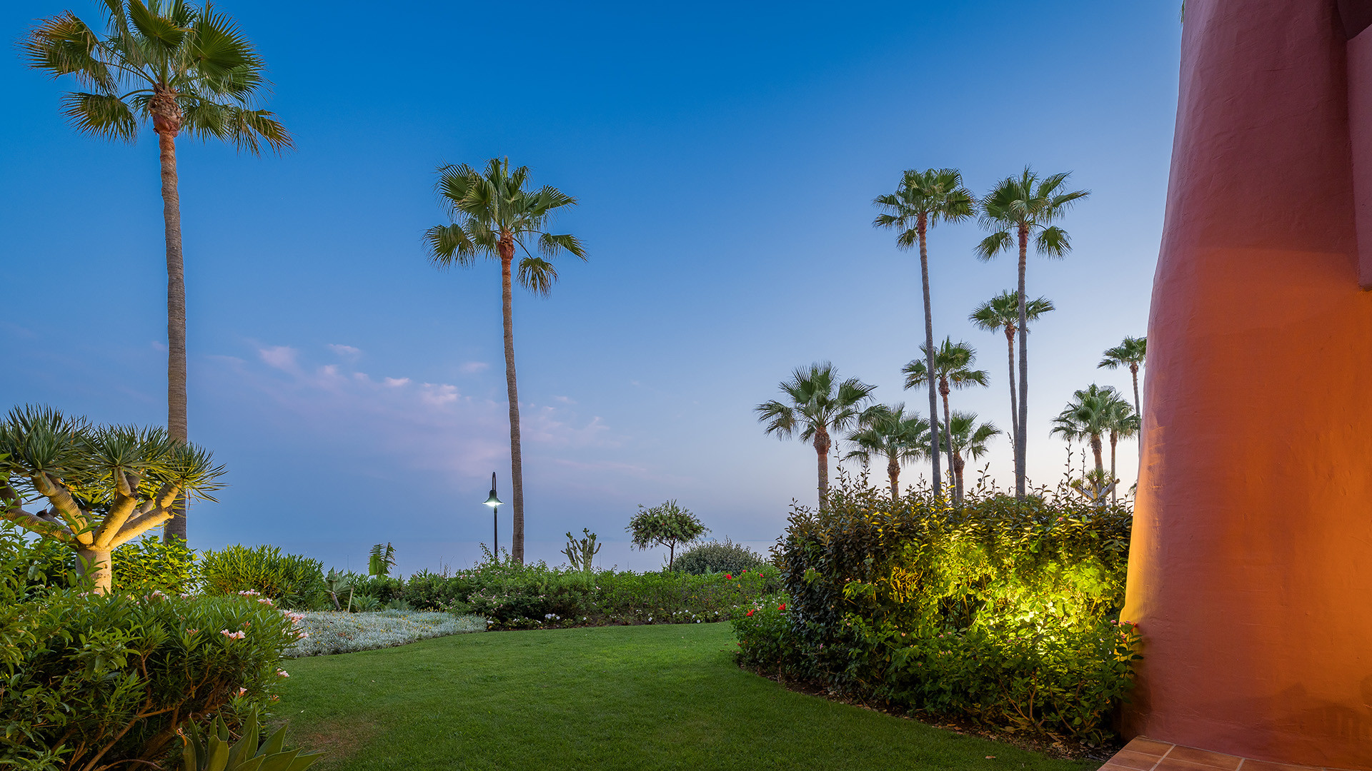 3 Bed, 2 Bath, ApartmentFor Sale, Estepona, Malaga