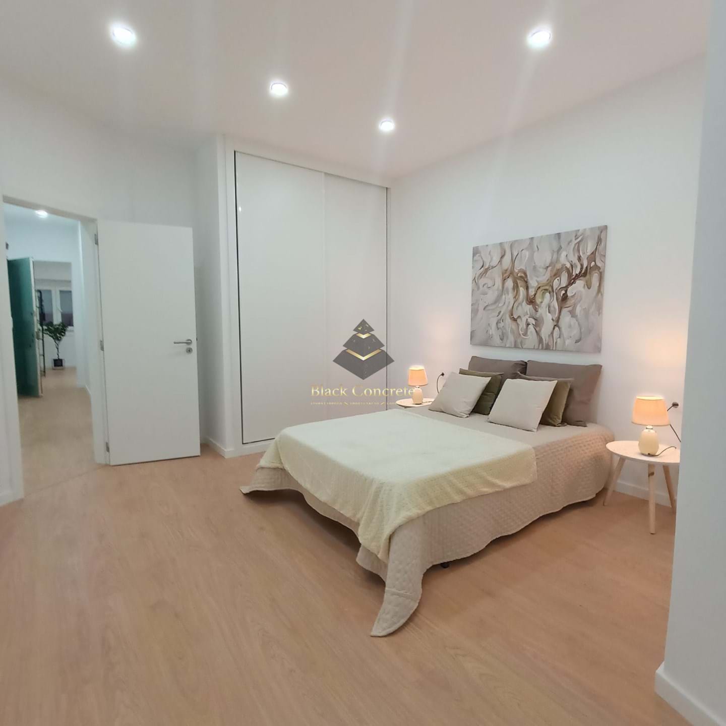 3 Bed, 2 Bath, ApartmentFor Sale, Lisboa, Lisboa, 1170-376