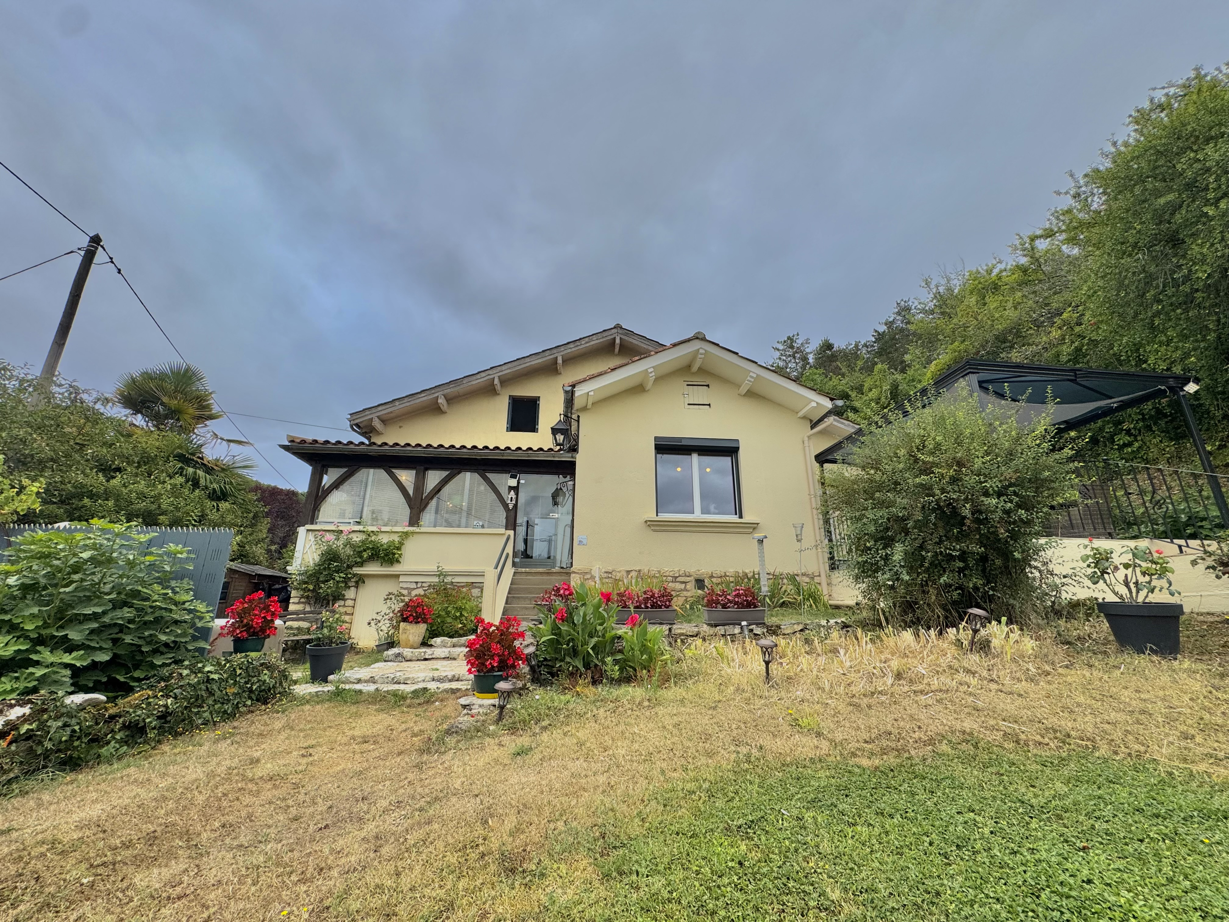 3 Bed, 1 Bath, HouseFor Sale, Castels, Dordogne, Aquitaine, 24220