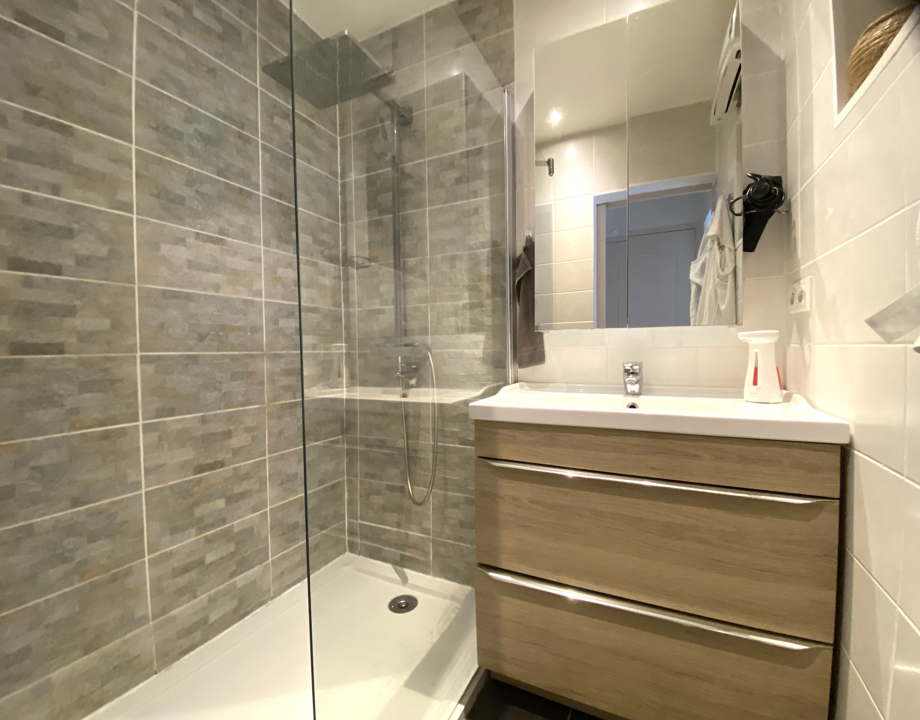 3 Bed, 1 Bath, HouseFor Sale, Castels, Dordogne, Aquitaine, 24220