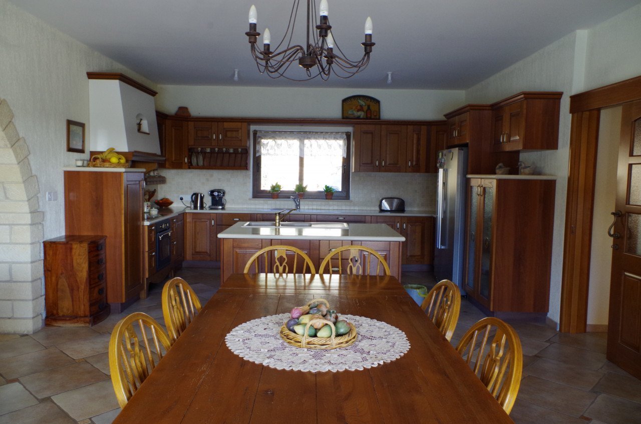 5 Bed, 5 Bath, HouseFor Sale, Episkopi, Paphos