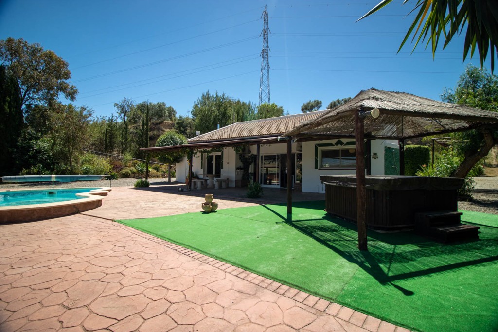 Commercial Property, For Sale