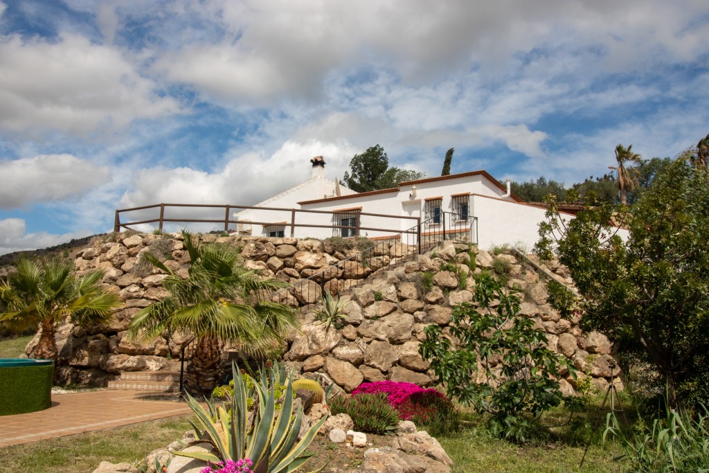 3 Bed, 2 Bath, HouseFor Sale, Álora, Malaga