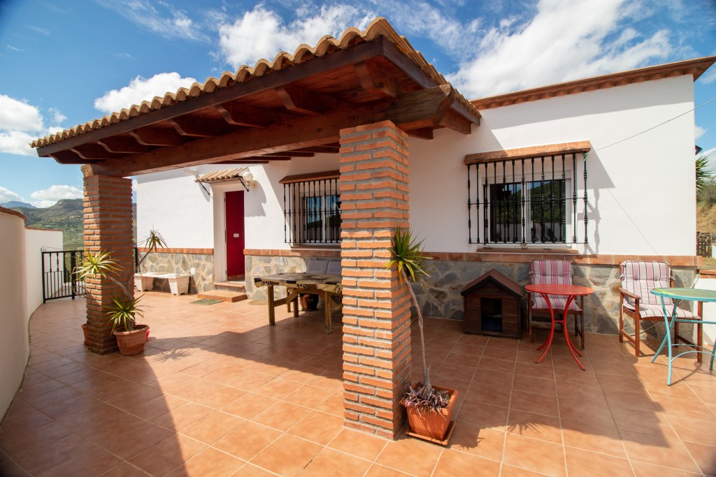 3 Bed, 2 Bath, HouseFor Sale, Álora, Malaga