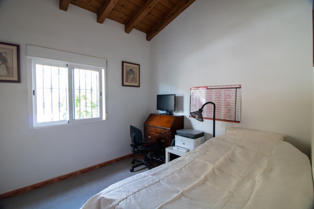 3 Bed, 2 Bath, HouseFor Sale, Álora, Malaga