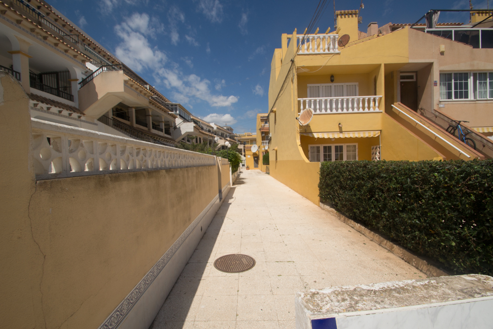 2 Bed, 1 Bath, ApartmentFor Sale, Torrevieja, Alicante