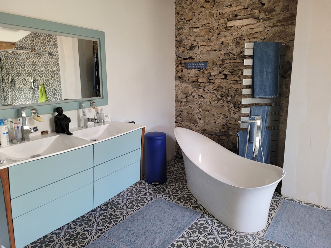 5 Bed, 2 Bath, HouseFor Sale, Laurens, Herault, Languedoc-Roussillon, 34480