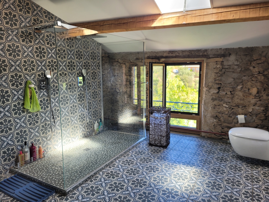 5 Bed, 2 Bath, HouseFor Sale, Laurens, Herault, Languedoc-Roussillon, 34480