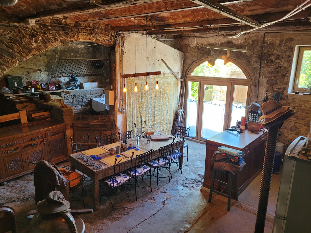 5 Bed, 2 Bath, HouseFor Sale, Laurens, Herault, Languedoc-Roussillon, 34480