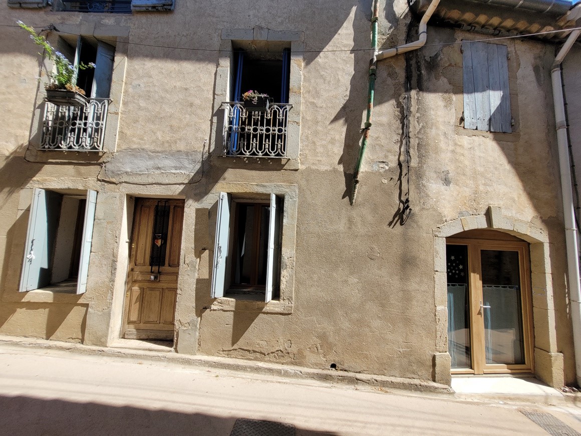 5 Bed, 2 Bath, HouseFor Sale, Laurens, Herault, Languedoc-Roussillon, 34480