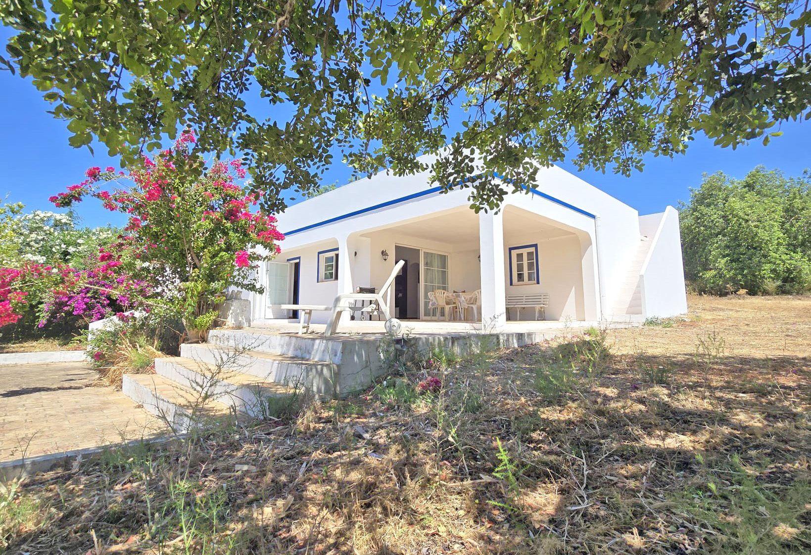 3 Bed, 2 Bath, HouseFor Sale, Algarve