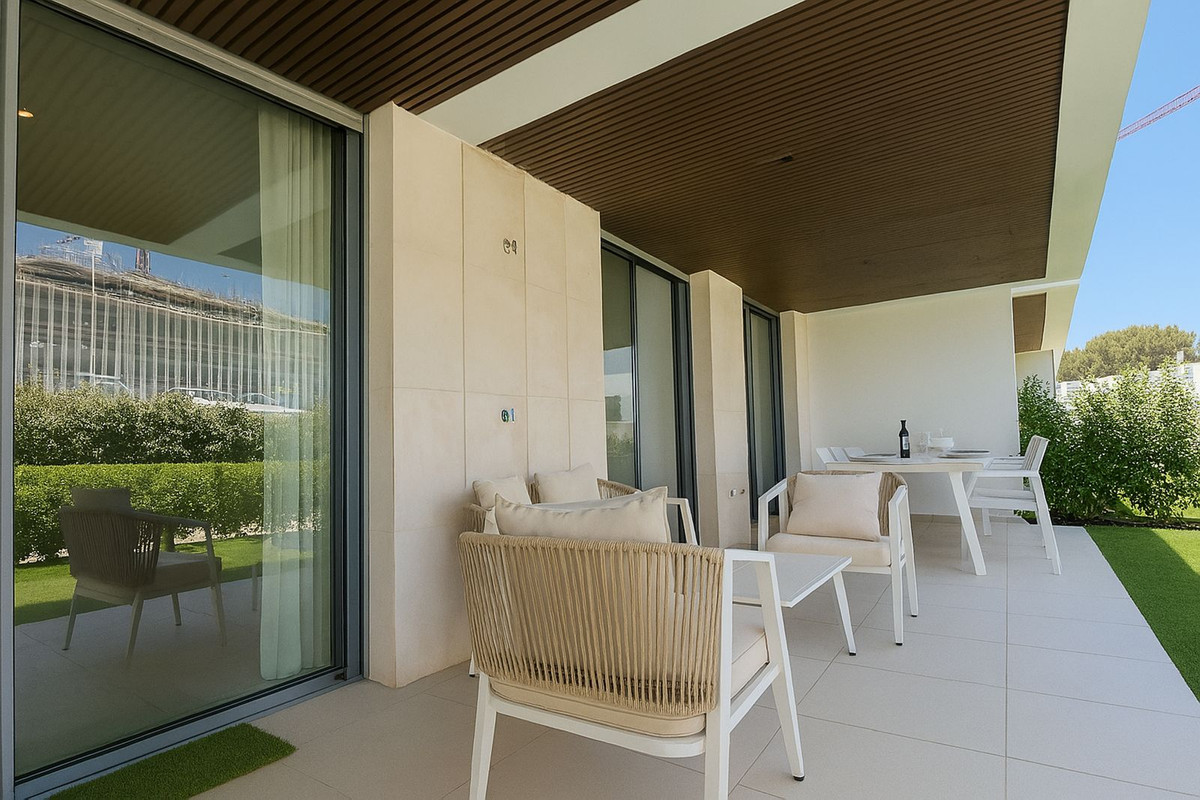 3 Bed, 2 Bath, ApartmentFor Sale, Elviria, Malaga