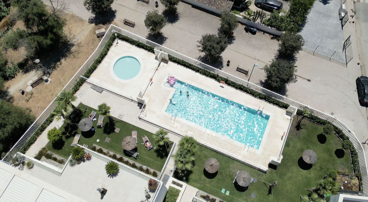 3 Bed, 2 Bath, ApartmentFor Sale, Elviria, Malaga