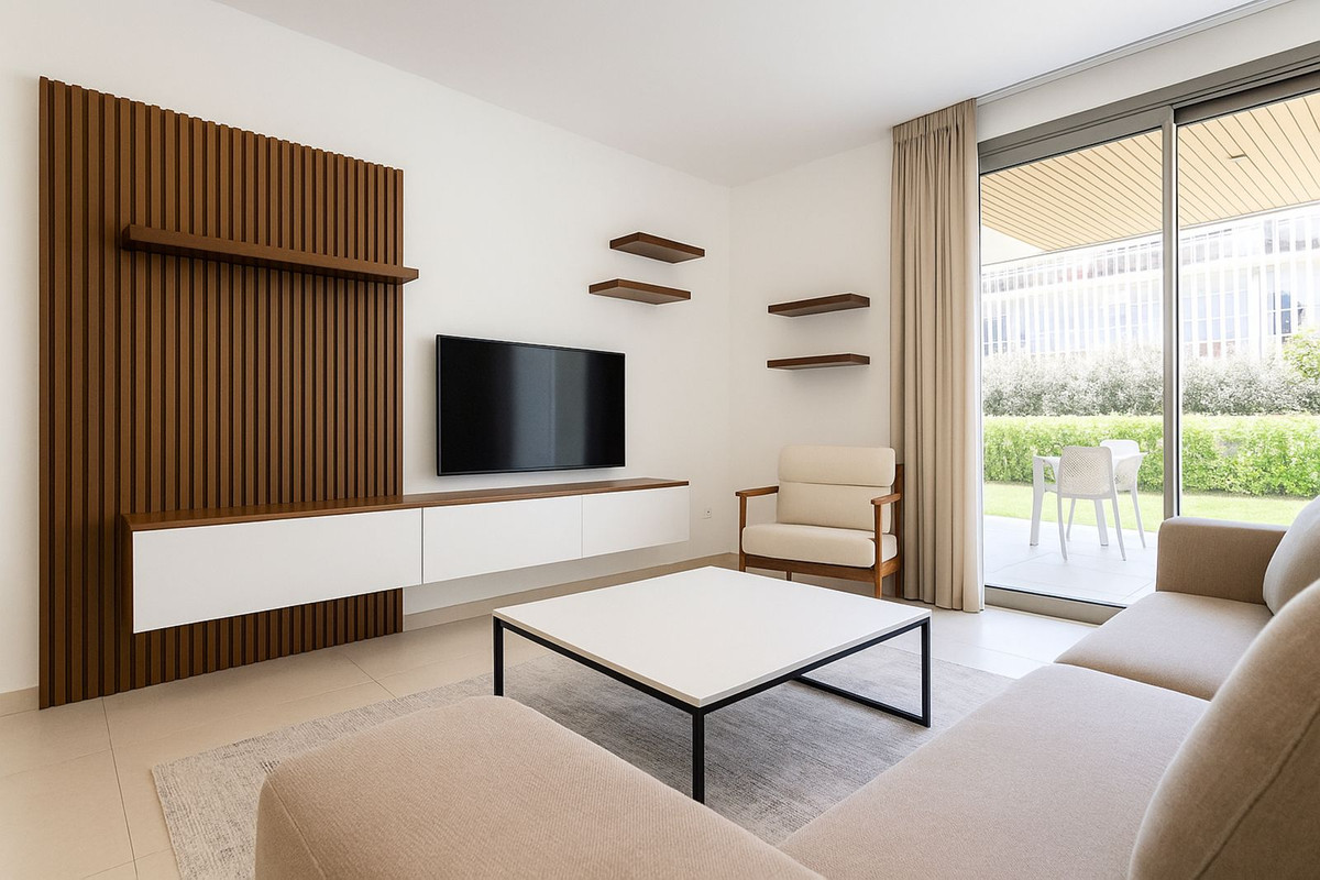 3 Bed, 2 Bath, ApartmentFor Sale, Elviria, Malaga