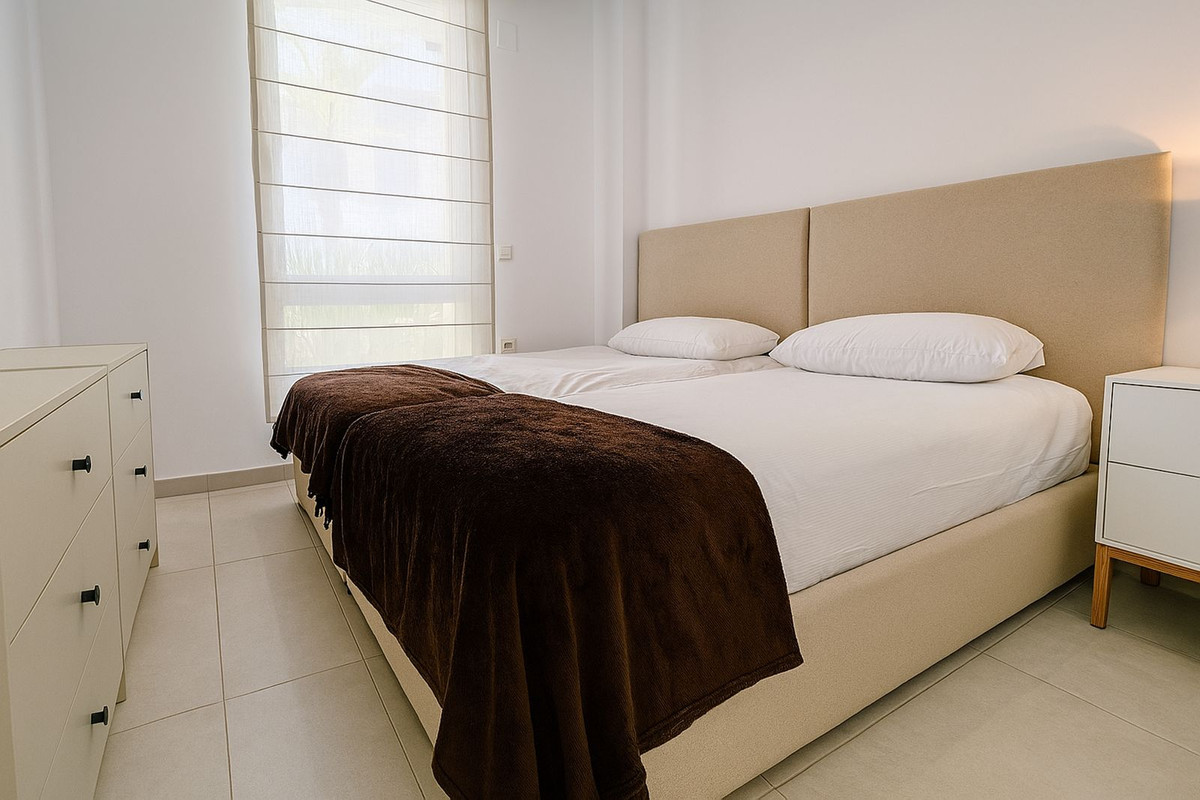 3 Bed, 2 Bath, ApartmentFor Sale, Elviria, Malaga