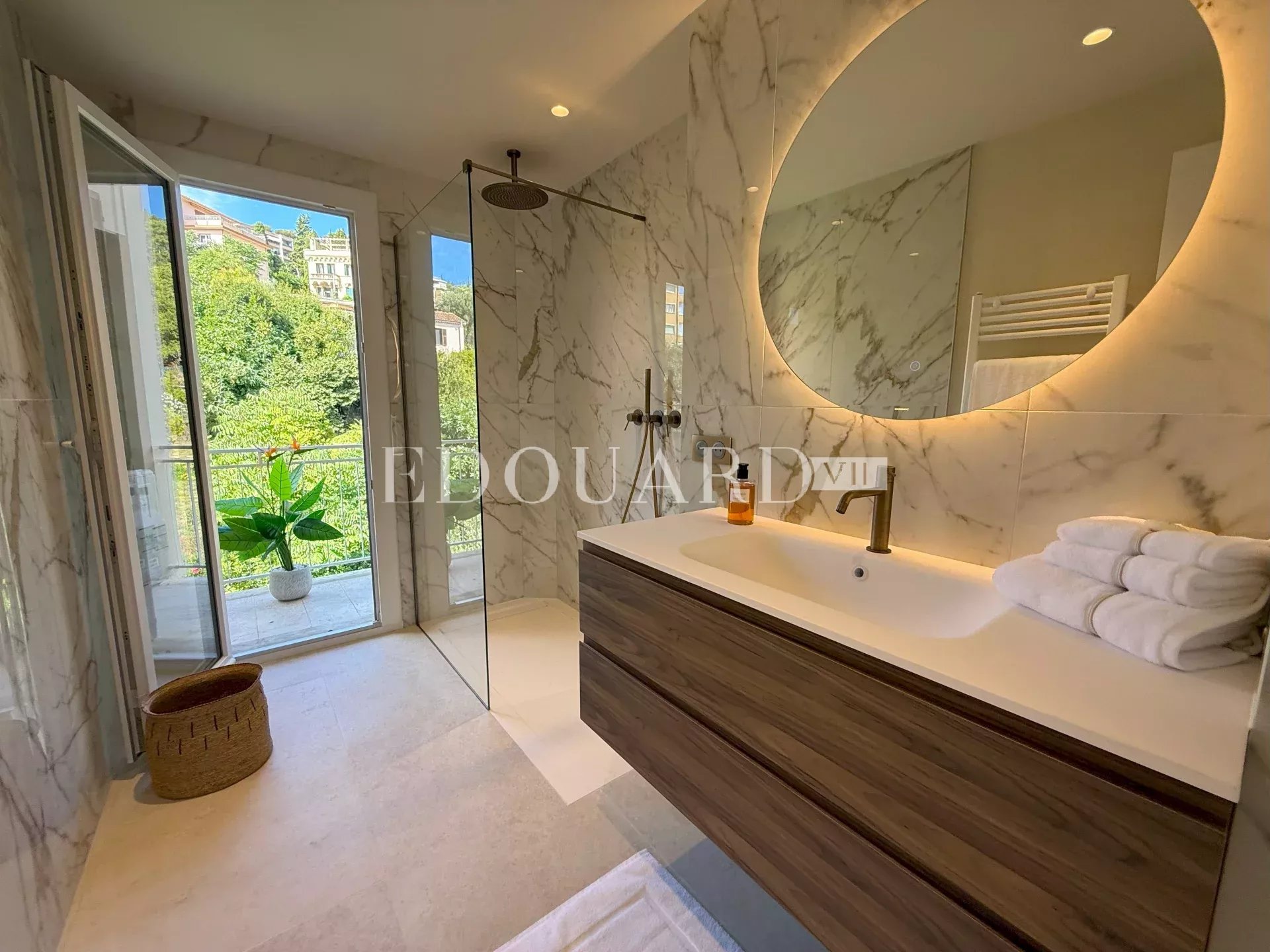 2 Bed, 1 Bath, ApartmentFor Sale, Roquebrune-Cap-Martin, Alpes-Maritimes