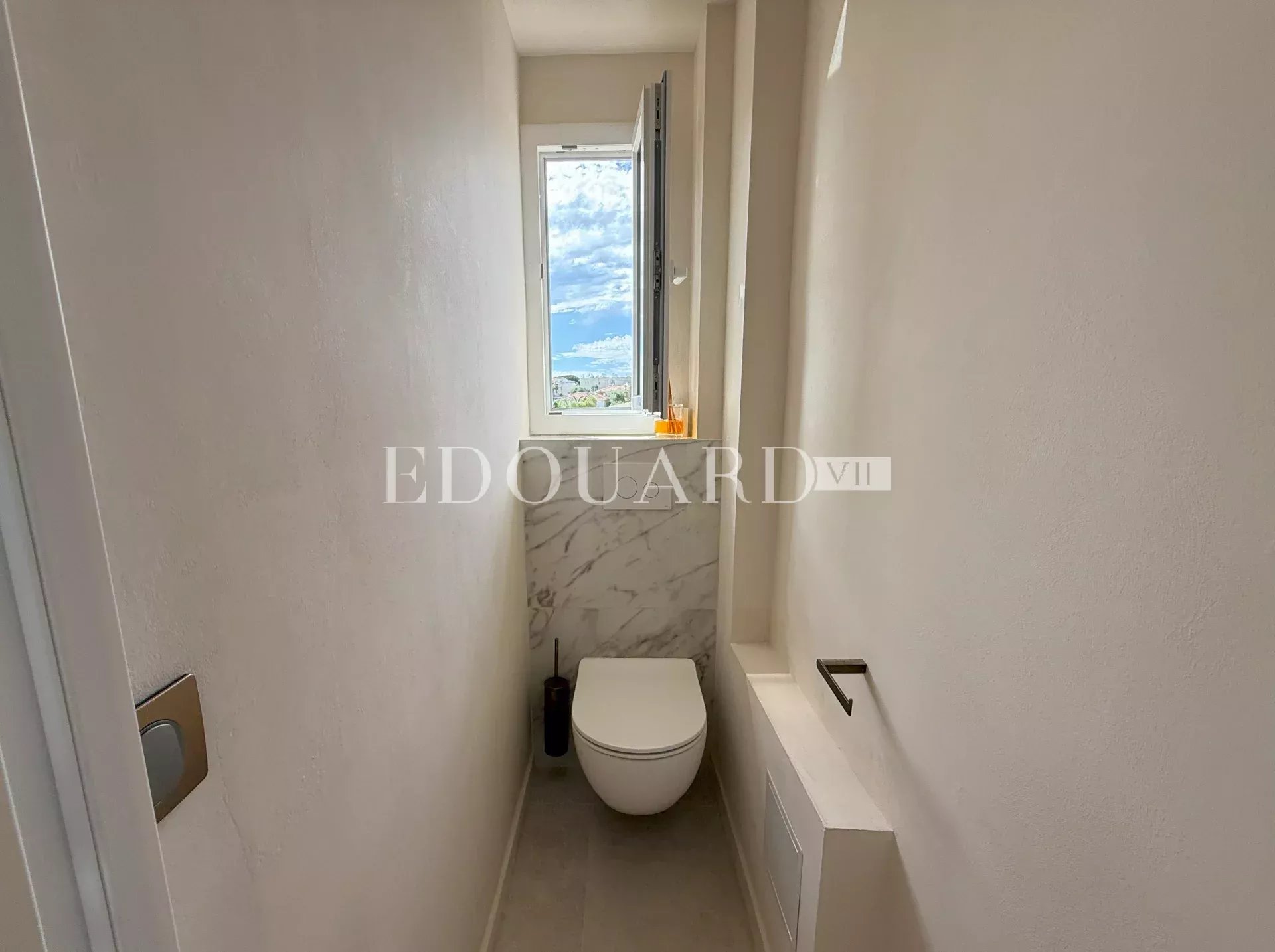 2 Bed, 1 Bath, ApartmentFor Sale, Roquebrune-Cap-Martin, Alpes-Maritimes