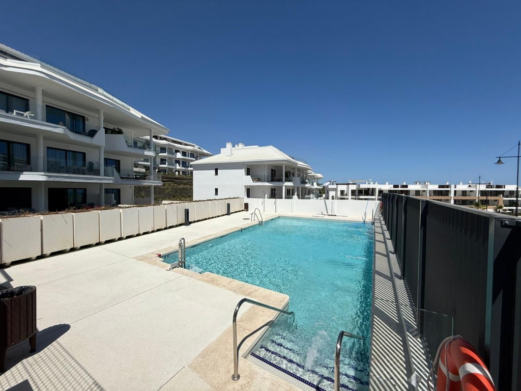 3 Bed, 2 Bath, ApartmentFor Sale, Fuengirola, Malaga