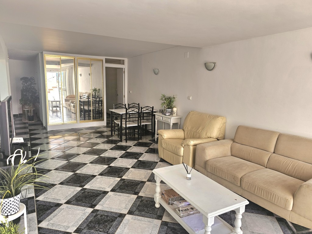 3 Bed, 3 Bath, ApartmentFor Sale, Calahonda, Malaga