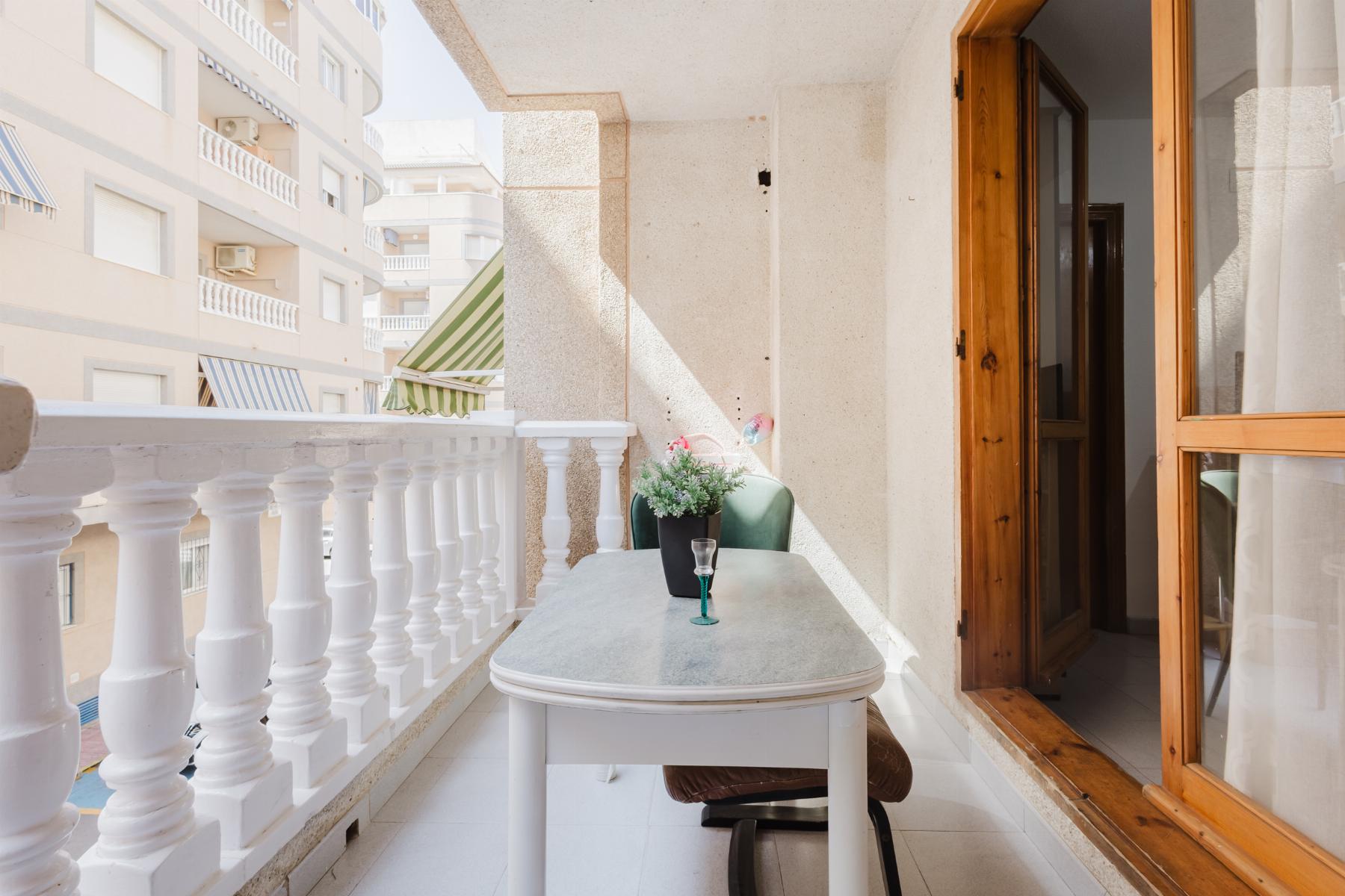 2 Bed, 1 Bath, ApartmentFor Sale, Torrevieja, Alicante