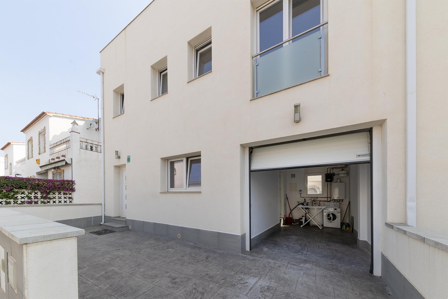 3 Bed, 4 Bath, HouseFor Sale, Empuriabrava, Girona, 17487