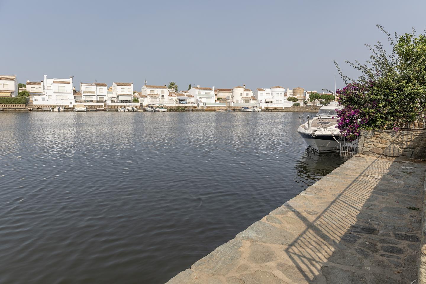 3 Bed, 4 Bath, HouseFor Sale, Empuriabrava, Girona, 17487