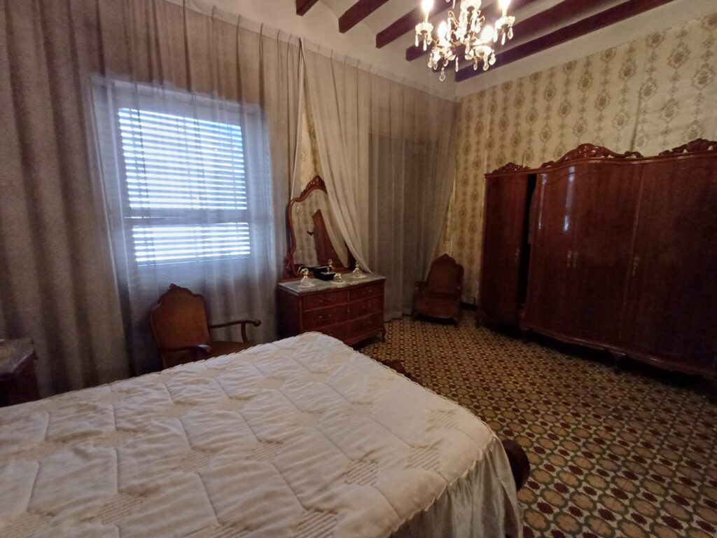 5 Bed, 2 Bath, HouseFor Sale, Oliva, Valencia, 46780