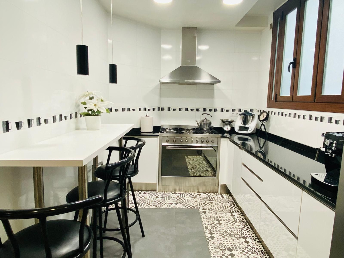 3 Bed, 2 Bath, ApartmentFor Sale, Palma de Mallorca, Islas Baleares