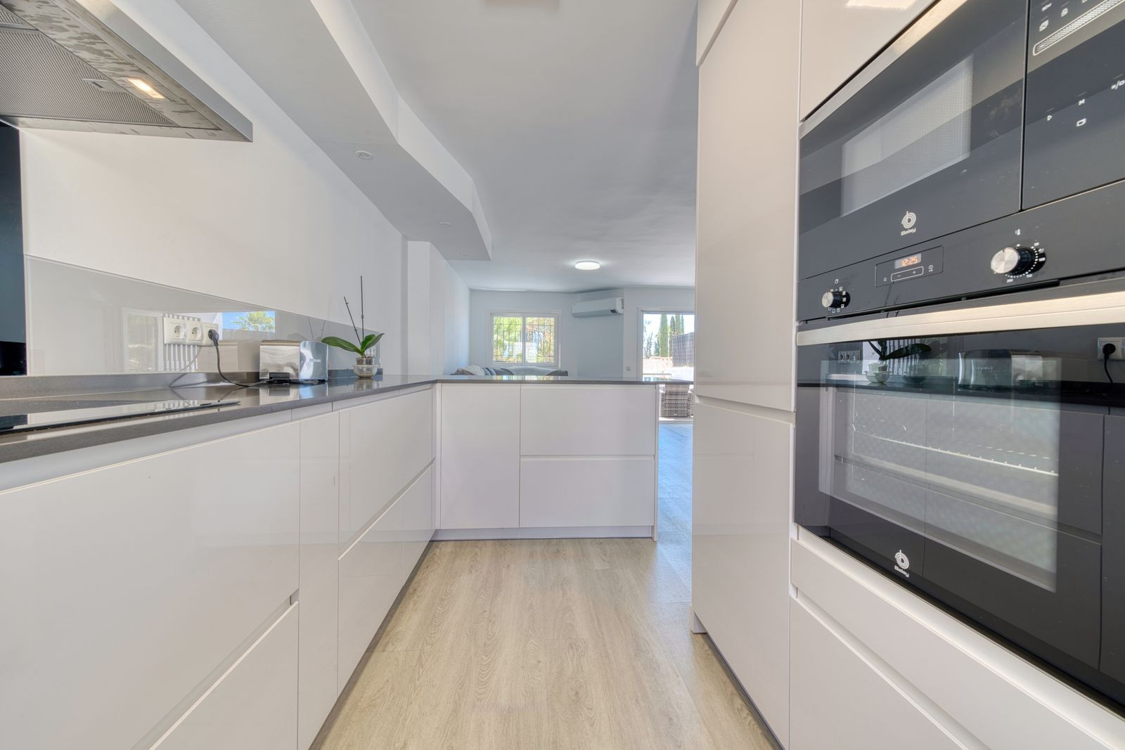 3 Bed, 2 Bath, HouseFor Sale, Marbella, Malaga