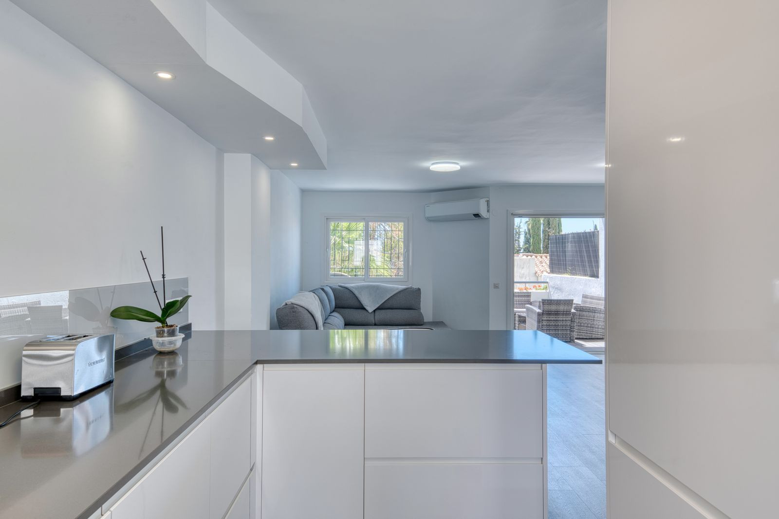 3 Bed, 2 Bath, HouseFor Sale, Marbella, Malaga