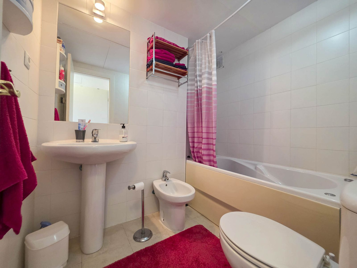 2 Bed, 2 Bath, ApartmentFor Sale, La Duquesa, Malaga 2 Bed, 2 Bath, ApartmentFor Sale, La Duquesa, Malaga