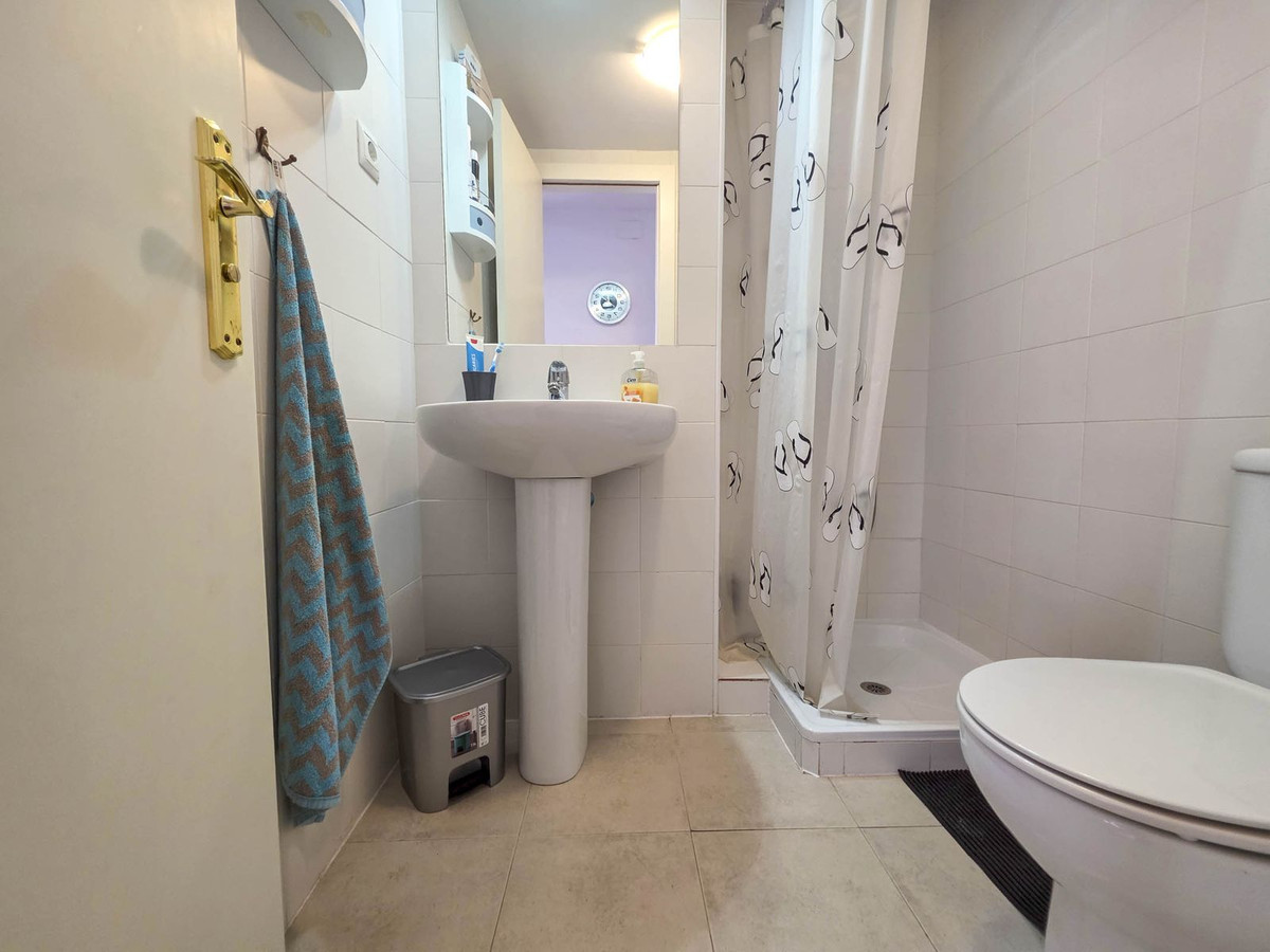 2 Bed, 2 Bath, ApartmentFor Sale, La Duquesa, Malaga 2 Bed, 2 Bath, ApartmentFor Sale, La Duquesa, Malaga